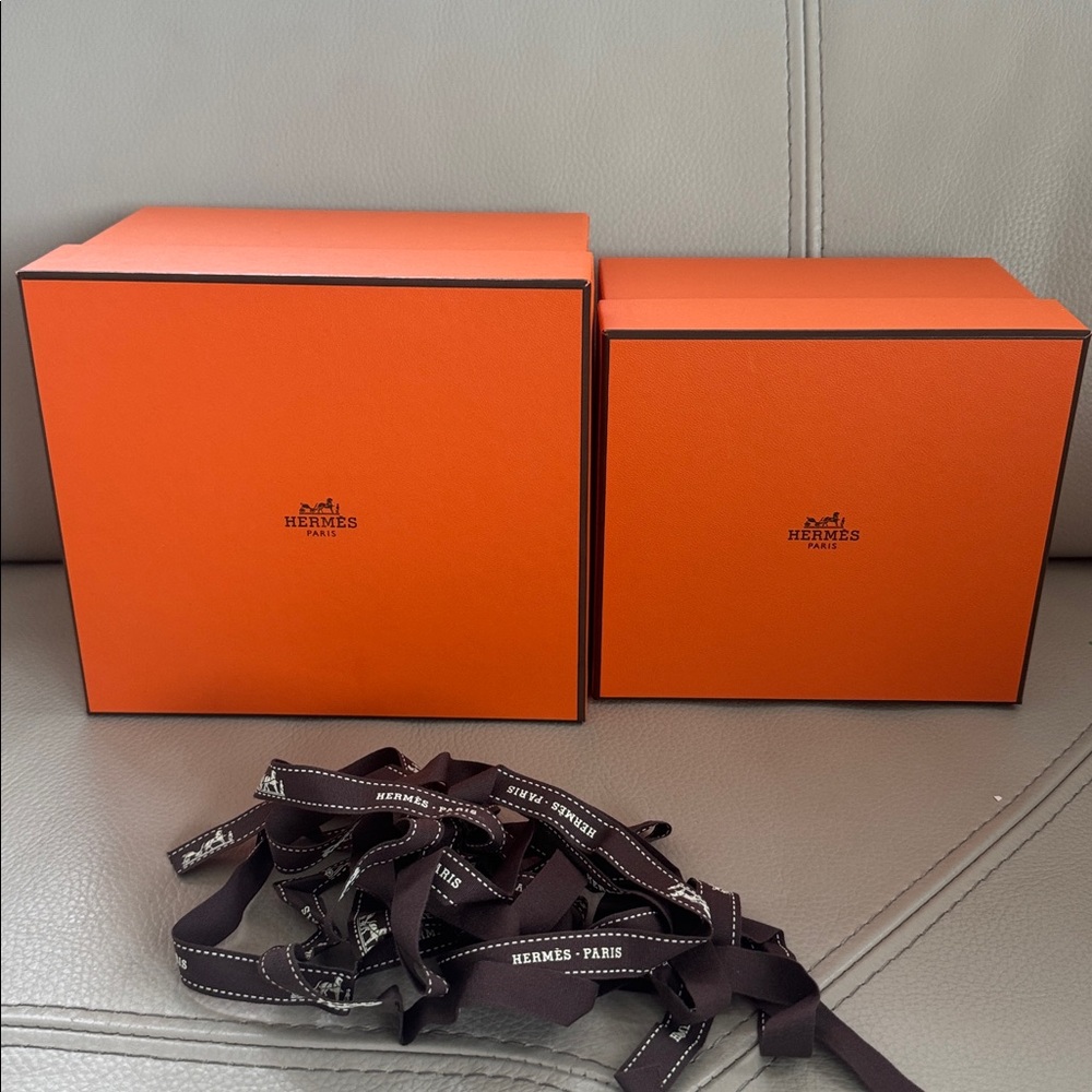 2 Hermes Boxes